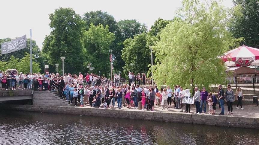 11717030_10207090626407791_1881587718_n